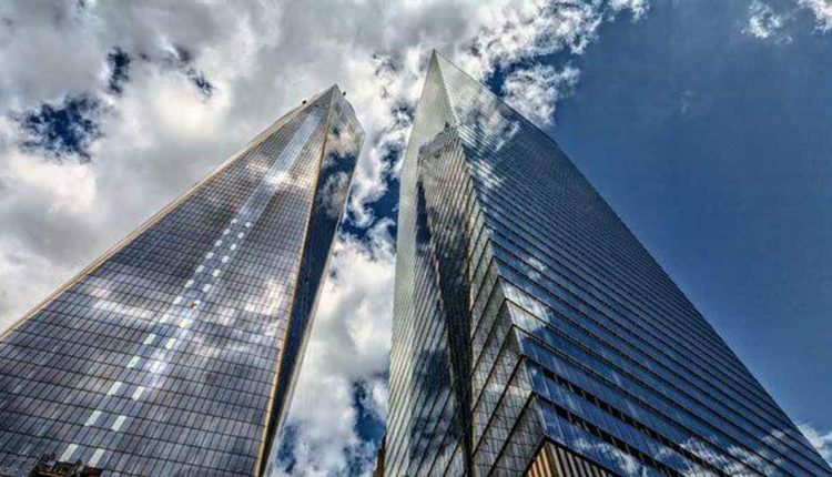 vacuum insulating glass