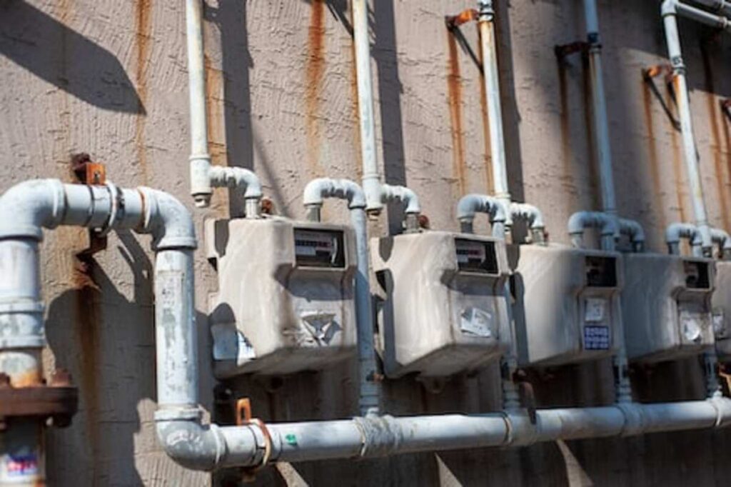 polyurea pipeline coatings