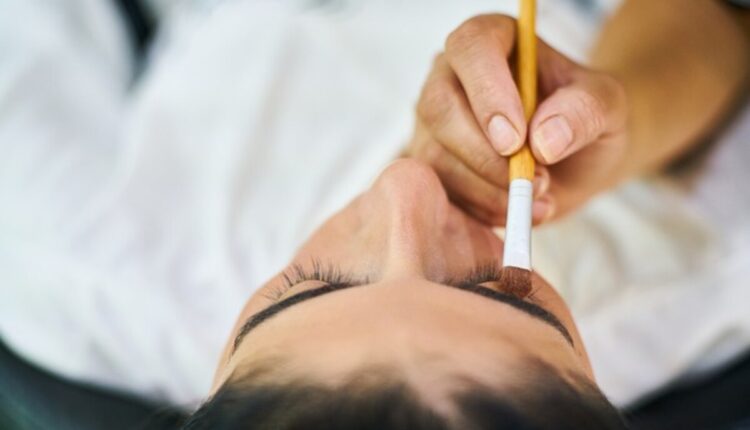 microblading eyebrows