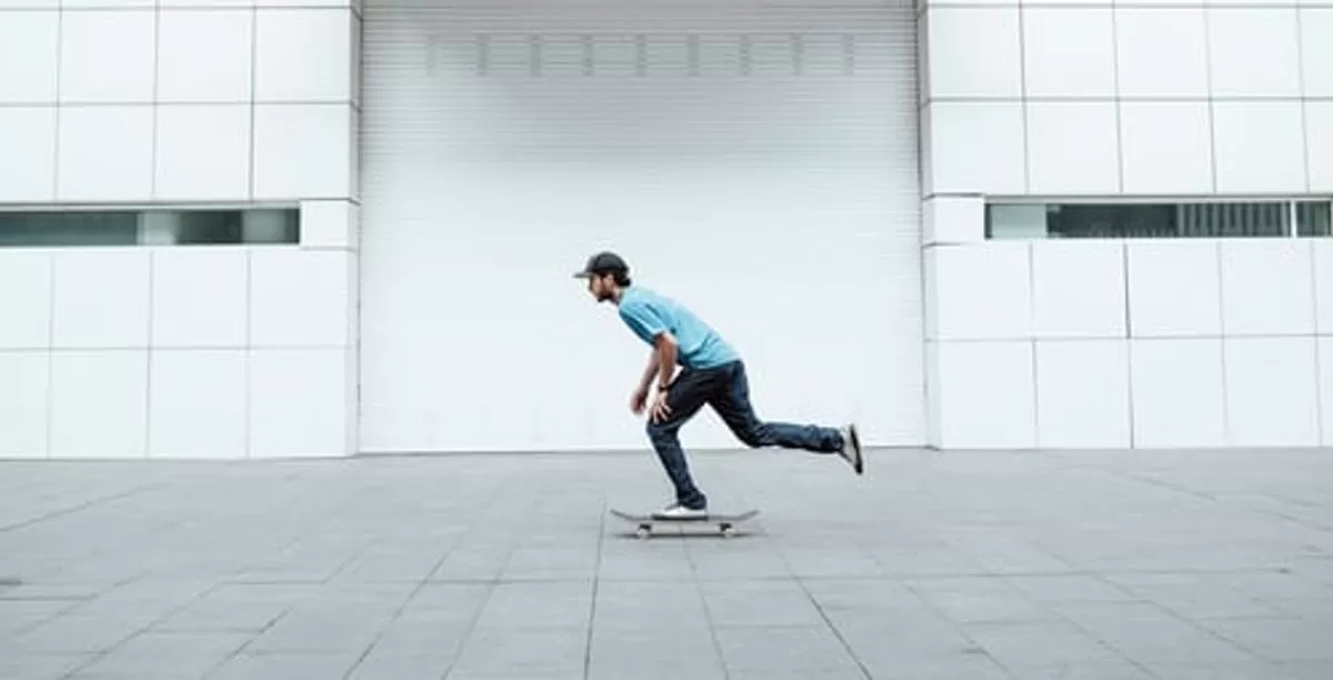 What skateboard can switch beteen a manual and electric?