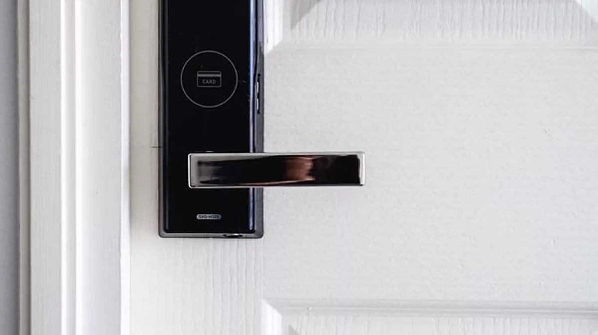 Doorstep Closers – The Different Sorts and Their Role in Flame Safety