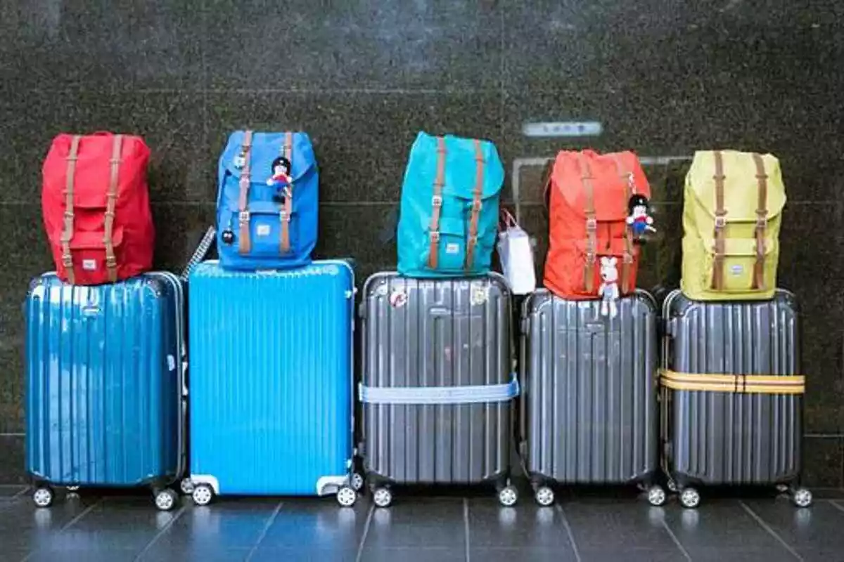 Tough Side Vs Soft Aspect Luggage