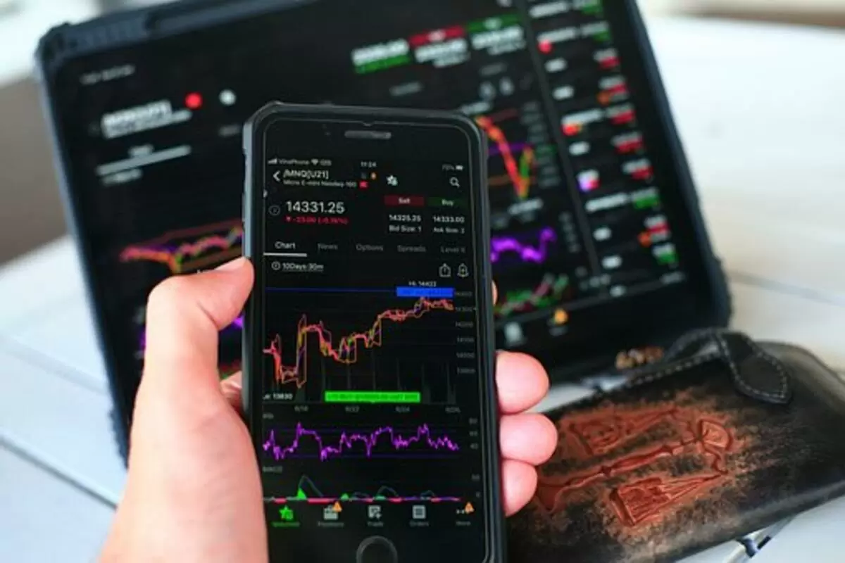 How to Trade Derivatives