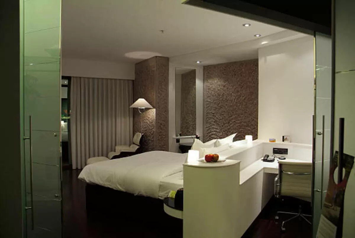 Lily Airport Hotel