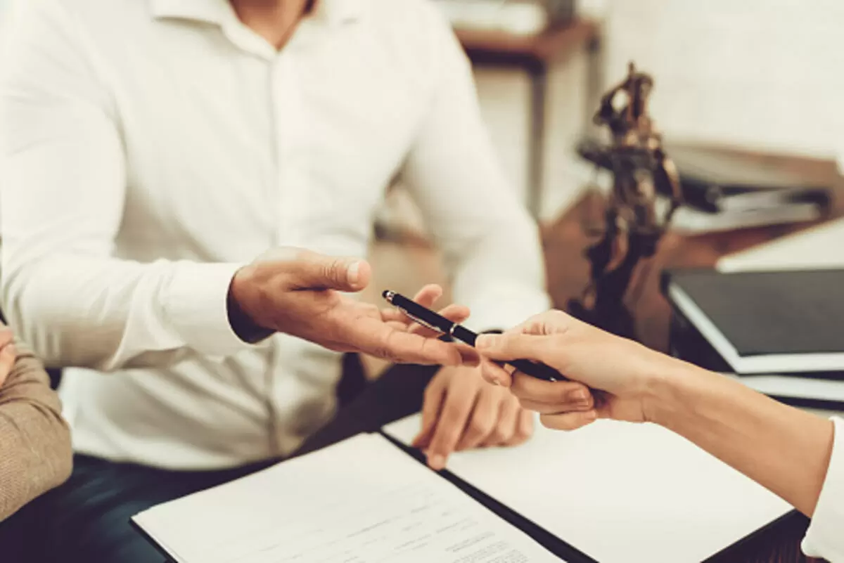 Meeting with an injury lawyer: 3 essential questions to ask
