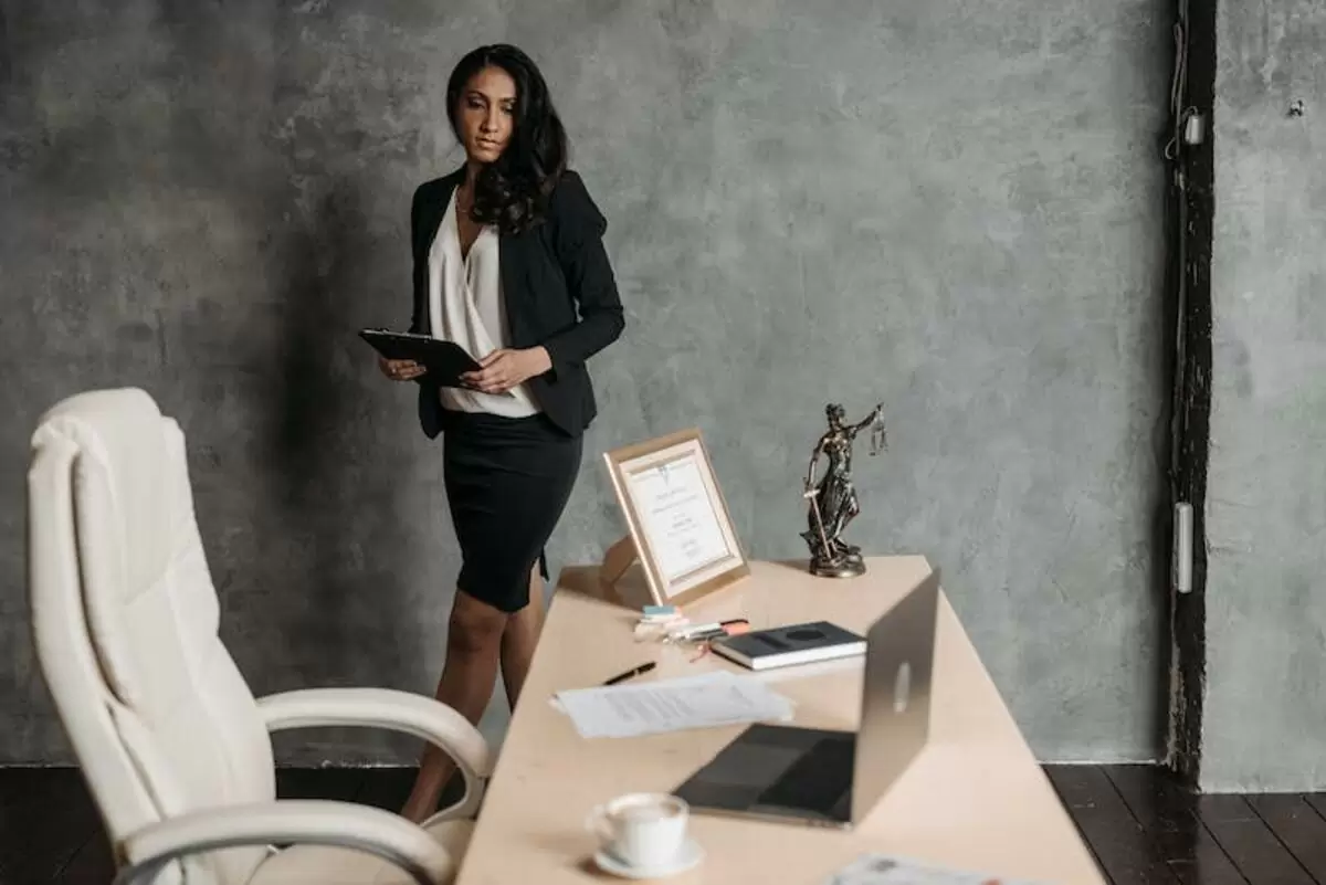 Your Search for the best corporate lawyer in mumbai, Ends Here!