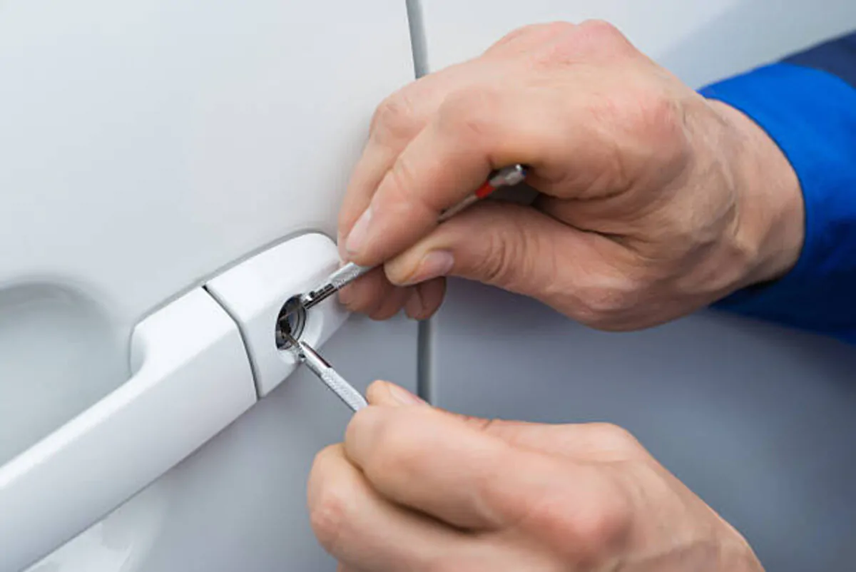 Car locksmith in London