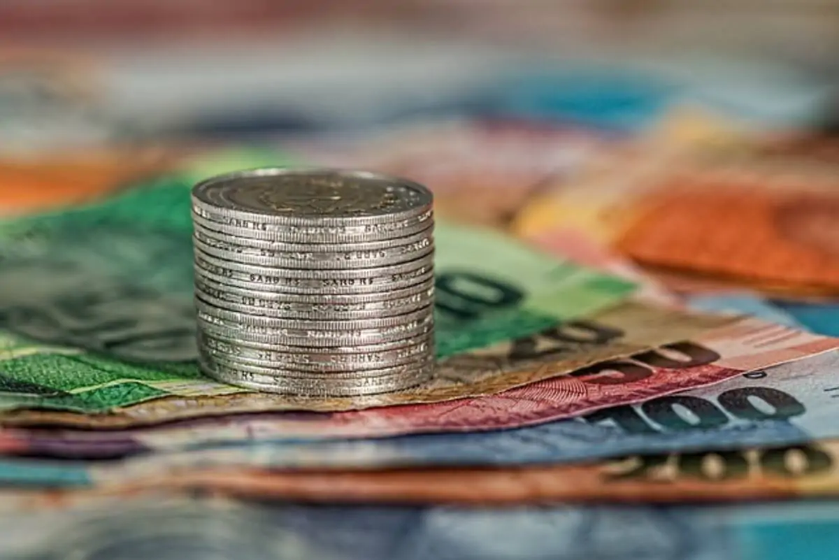 How to Avoid Cryptocurrency Scams and Theft