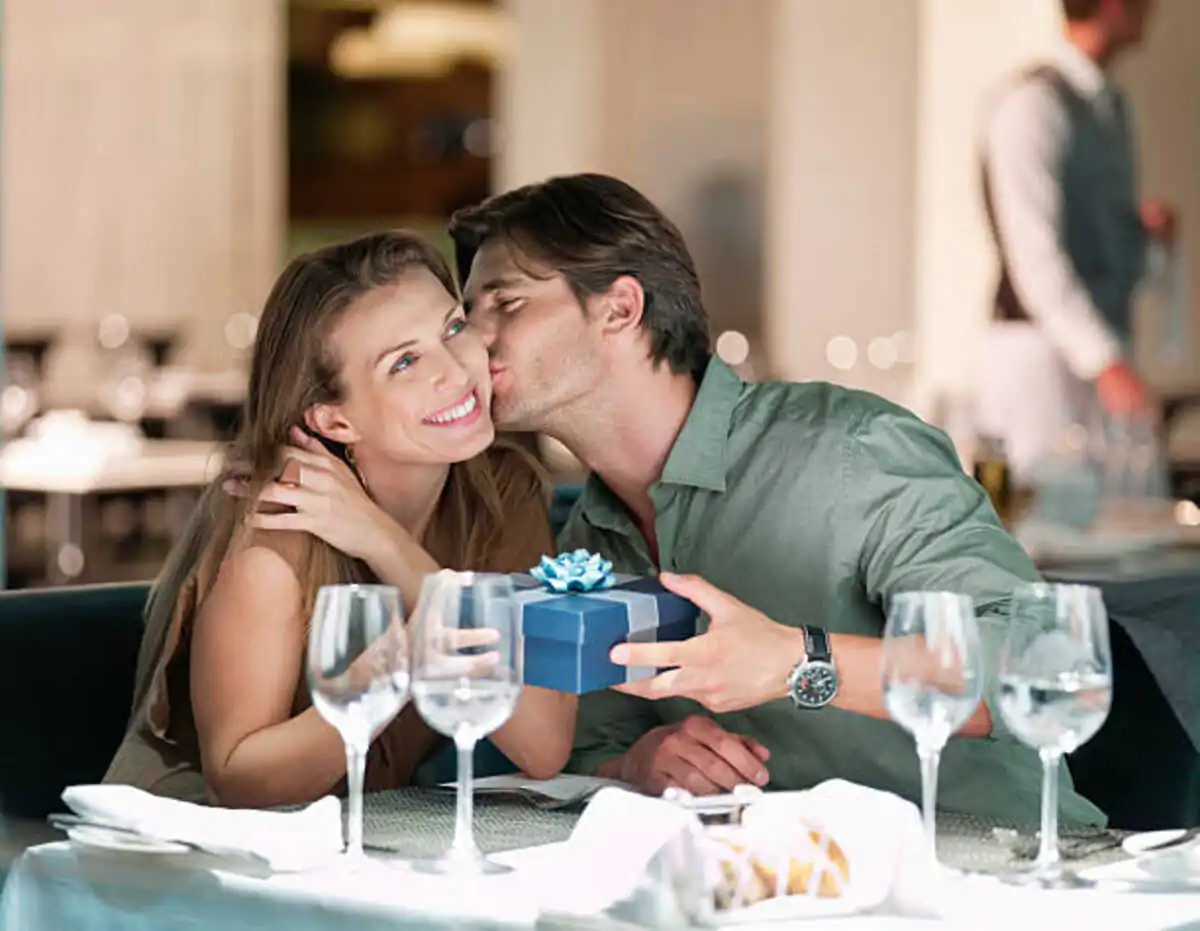10 Thoughtful Gift Ideas to Show Your Love for Your Girlfriend