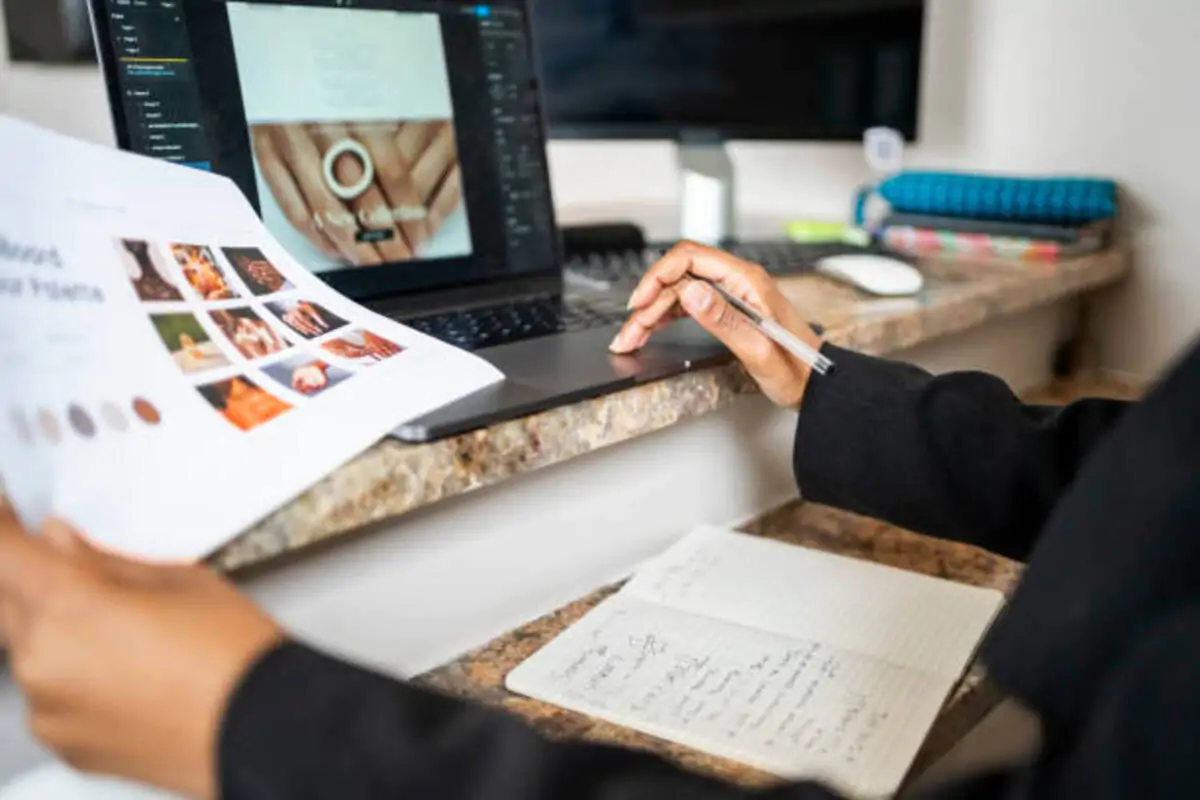 The Ultimate Guide to Becoming a Web Designer